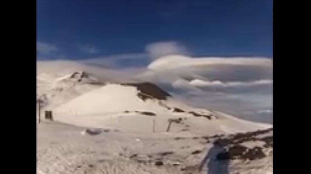 10 Feb 2014 Videoreport delle condizioni in pista e fuoripista a Nicolosi (Skier Dario Teri)
